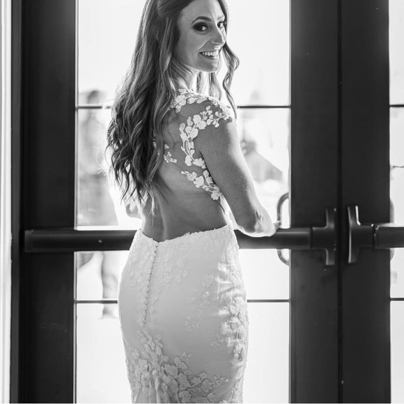 One of a Kind Open-back Wedding Dress!! - Picture 3 of 9